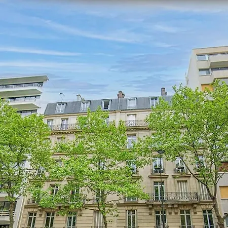 - Monceau/champs-elysées